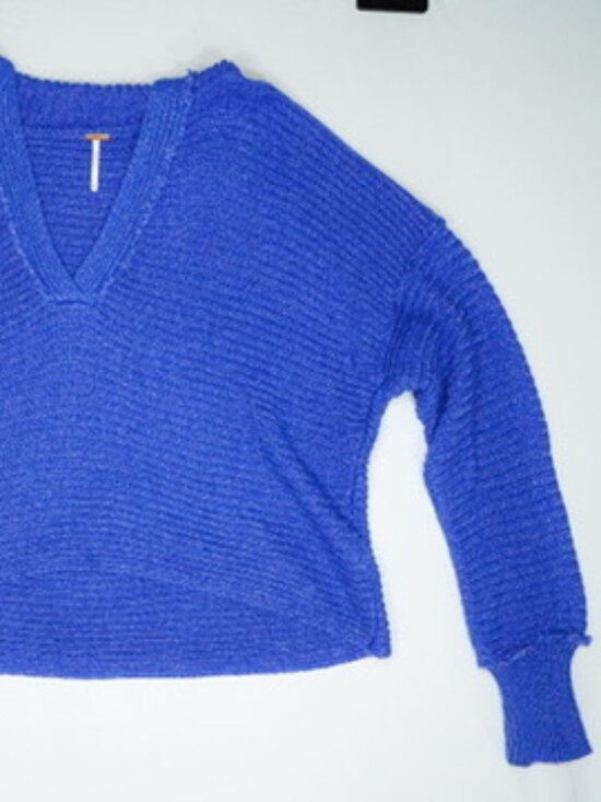 Free People V-Neck Slouchy Pullover Sweater - Size Small - Picture 3 of 4